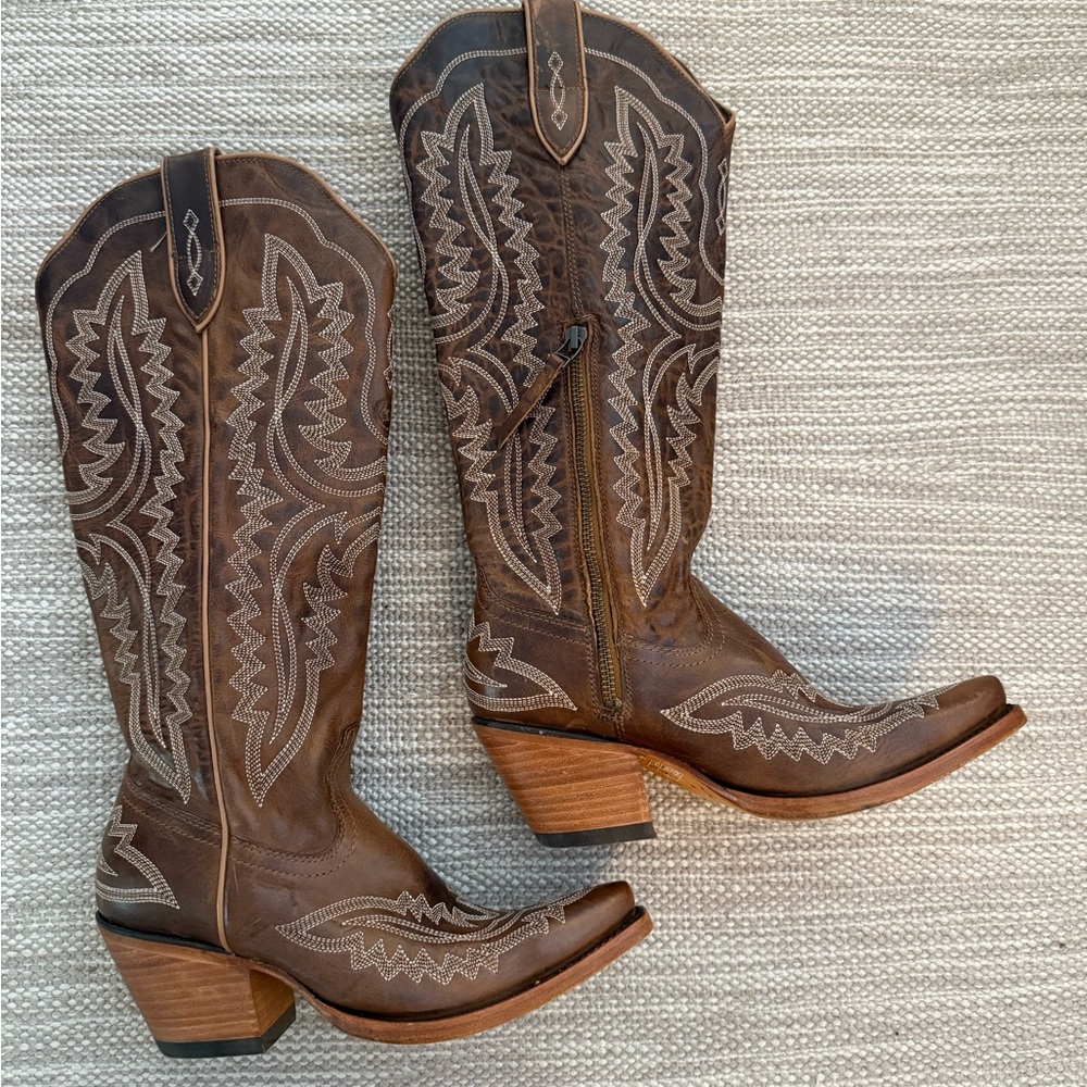 Ariat Brown Embroidered Heeled Boots